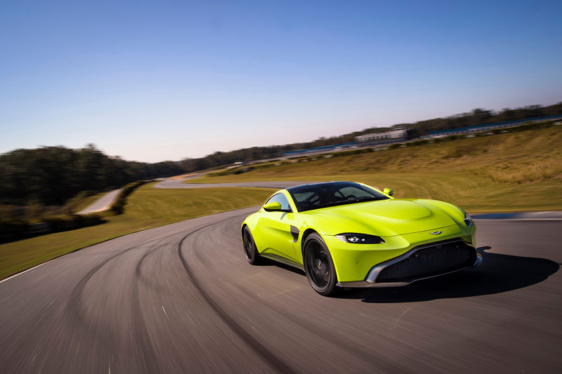 Illustration for article titled El nuevo Aston Martin Vantage es una preciosidad de 8 cilindros y el coche más barato de la marca